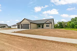 W1973 Grode Ct, Kaukauna, WI 54130 - Photo 5