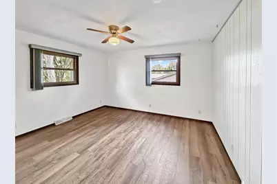 130 Barton Road, Oshkosh, WI 54904 - Photo 9