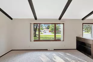 130 Barton Rd, Oshkosh, WI 54904 - Photo 5