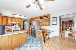 1857 Bond St, Green Bay, WI 54303 - Photo 9