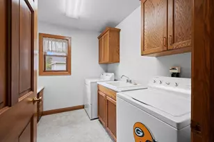 2767 Englewood Rd, Green Bay, WI 54311 - Photo 17