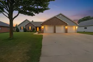 2767 Englewood Rd, Green Bay, WI 54311 - Photo 3