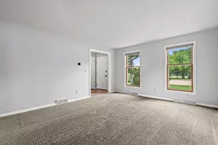 1141 Pendleton Rd, Neenah, WI 54956 - Photo 7