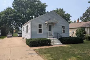 1335 Sherrin St, Oshkosh, WI 54904 - Photo 1