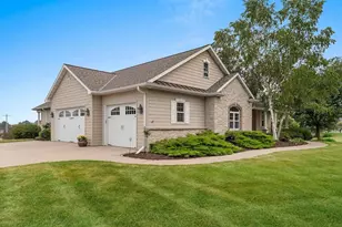 1707 Limestone Trail, De Pere, WI 54115 - Photo 3