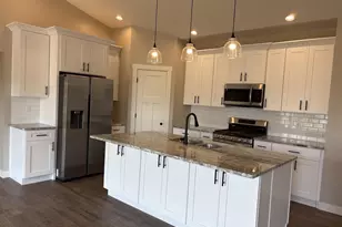 8339 Marlo Ave, Neenah, WI 54956 - Photo 3