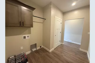 8339 Marlo Avenue, Neenah, WI 54956 - Photo 11