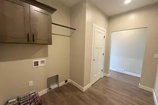 8339 Marlo Ave, Neenah, WI 54956 - Photo 11