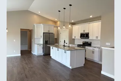8339 Marlo Avenue, Neenah, WI 54956 - Photo 5