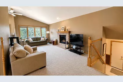 3171 Mockingbird Way, Oshkosh, WI 54904 - Photo 3