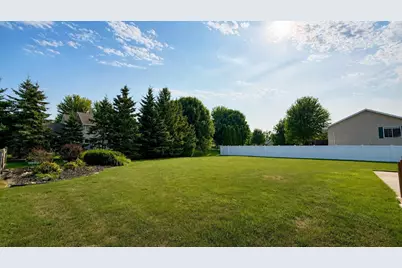 3171 Mockingbird Way, Oshkosh, WI 54904 - Photo 37