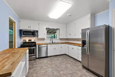 101 W Whitney Street, Green Bay, WI 54301 - Photo 9