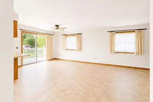 353 E Cumberland St, Berlin, WI 54923 - Photo 9