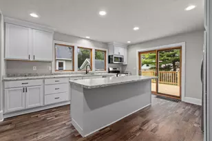 755 Oak St, Oshkosh, WI 54901 - Photo 9