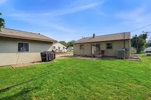 319 Lima St, New London, WI 54961 - Photo 17