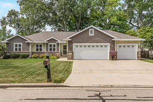 1790 Garnet Ct, Menasha, WI 54952 - Photo 49