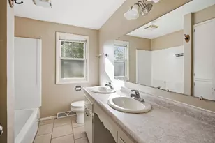 132 Blithe St, Green Bay, WI 54303 - Photo 13