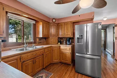 2565 S Pine Tree Road, De Pere, WI 54115 - Photo 11