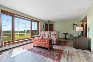 2565 S Pine Tree Rd, De Pere, WI 54115 - Photo 5
