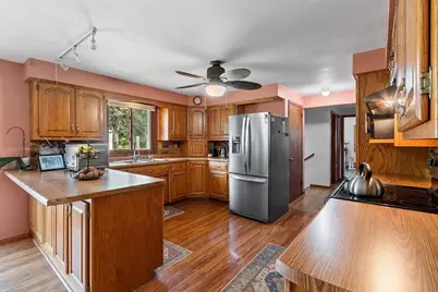 2565 S Pine Tree Road, De Pere, WI 54115 - Photo 9