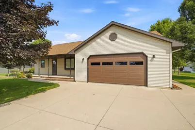 1405 Pinewood Court, New London, WI 54961 - Photo 1