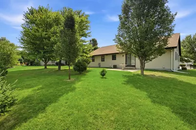 1405 Pinewood Court, New London, WI 54961 - Photo 29
