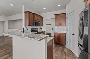3846 E Zion Ln, Appleton, WI 54913 - Photo 7