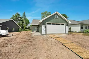 3152 E River Dr, Green Bay, WI 54301 - Photo 1