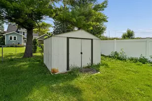 1820 Alaska St, Oshkosh, WI 54902 - Photo 23