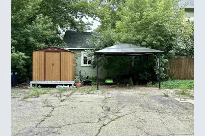 528 Mt Vernon Street, Oshkosh, WI 54901 - Photo 9