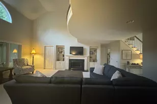 2591 Village Ln, Oshkosh, WI 54904 - Photo 11