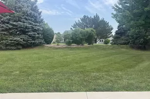 2591 Village Ln, Oshkosh, WI 54904 - Photo 3