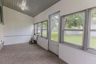 610 E Schurz St, Shawano, WI 54166 - Photo 9