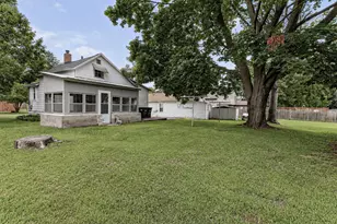 610 E Schurz St, Shawano, WI 54166 - Photo 11