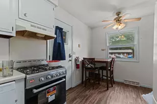 1842 Evans St, Oshkosh, WI 54901 - Photo 15