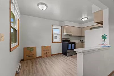 1860 Evans Street, Oshkosh, WI 54901 - Photo 3