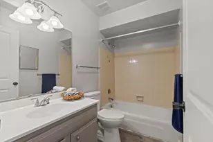 1860 Evans St, Oshkosh, WI 54901 - Photo 13