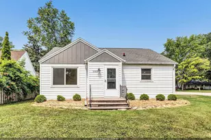 2302 Glendale Ave, Green Bay, WI 54303 - Photo 1