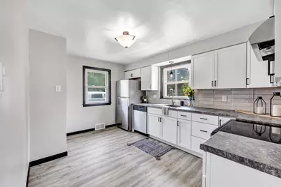 2302 Glendale Avenue, Green Bay, WI 54303 - Photo 5