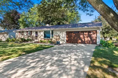 2766 Berken Court, Green Bay, WI 54304 - Photo 3