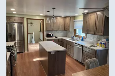2478 Sunrise Court, Green Bay, WI 54302 - Photo 3