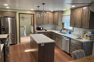 2478 Sunrise Ct, Green Bay, WI 54302 - Photo 3