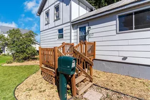617 4th St, Oconto, WI 54153 - Photo 7
