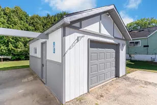 617 4th St, Oconto, WI 54153 - Photo 9