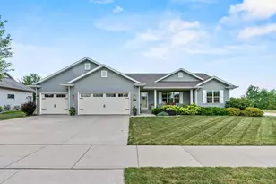 4301 Fieldcrest Dr, Kaukauna, WI 54130 - Photo 47