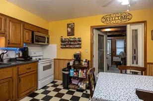 1049 Gillingham Rd, Neenah, WI 54956 - Photo 7