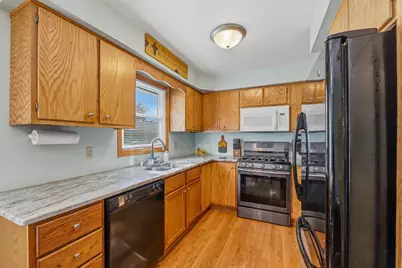 106 N Meadow Street, Oshkosh, WI 54902 - Photo 7