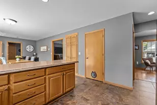 3023 E Greenleaf Dr, Appleton, WI 54913 - Photo 9