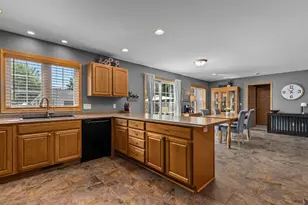 3023 E Greenleaf Dr, Appleton, WI 54913 - Photo 5
