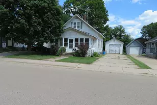 324 S Washington St, Shawano, WI 54166 - Photo 1